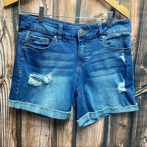 dollhouse “Dylan “ distressed jean shorts -Size 5